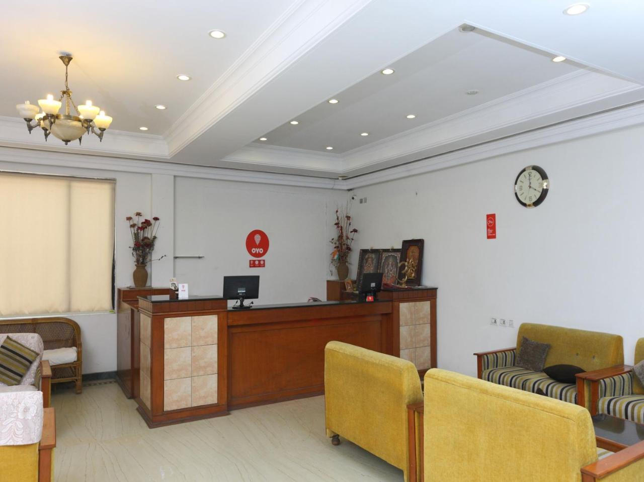 Oyo 1081 Hotel Sindhu International Тирупати Экстерьер фото