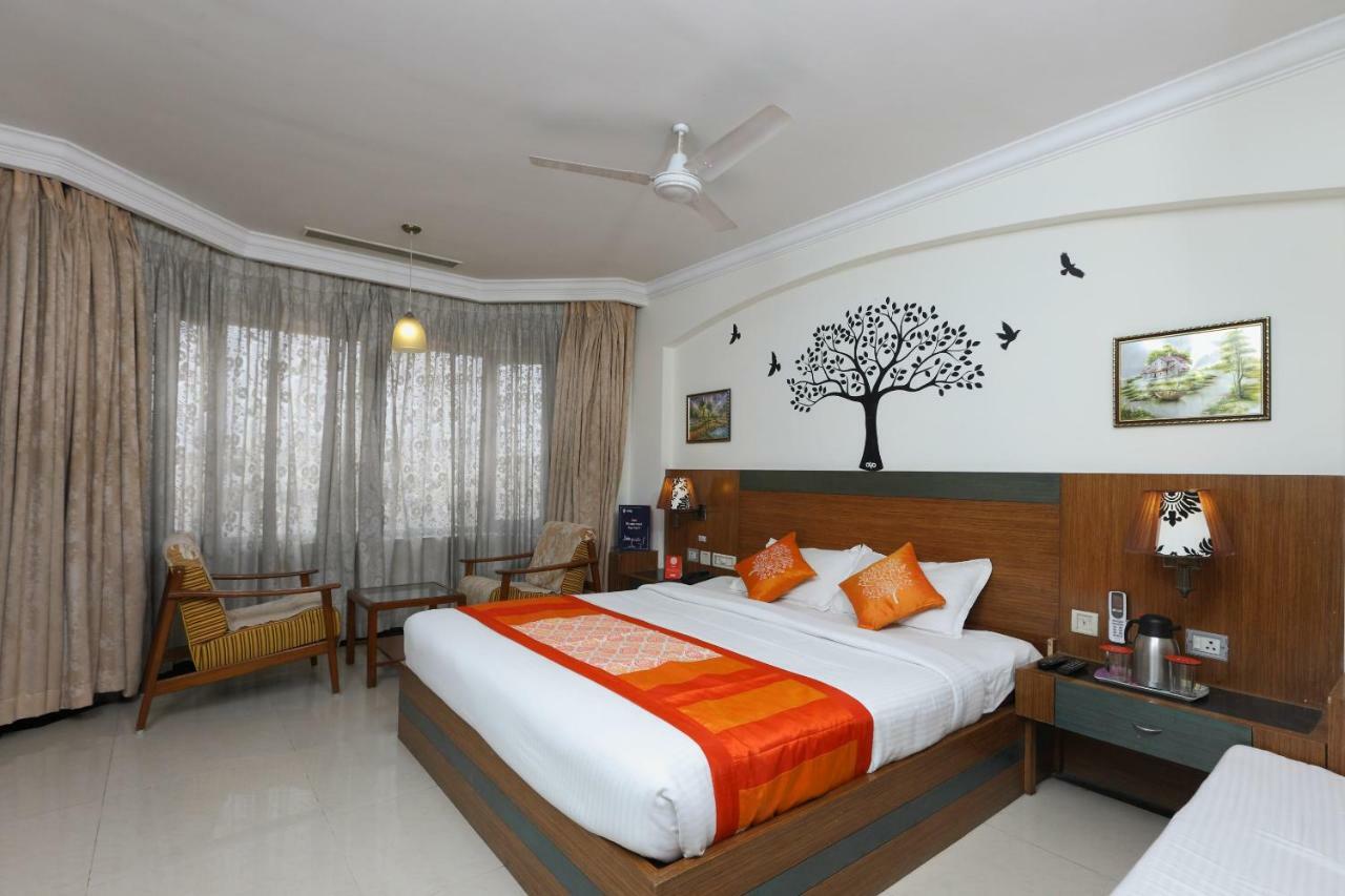 Oyo 1081 Hotel Sindhu International Тирупати Экстерьер фото