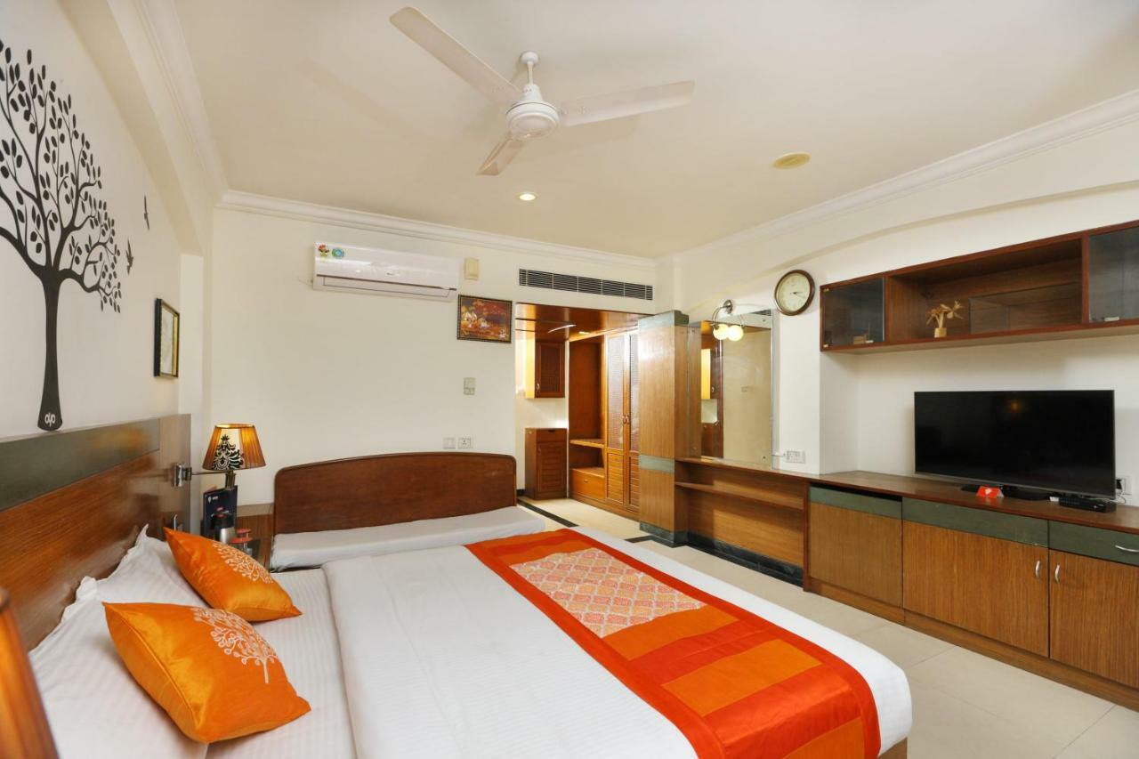 Oyo 1081 Hotel Sindhu International Тирупати Экстерьер фото