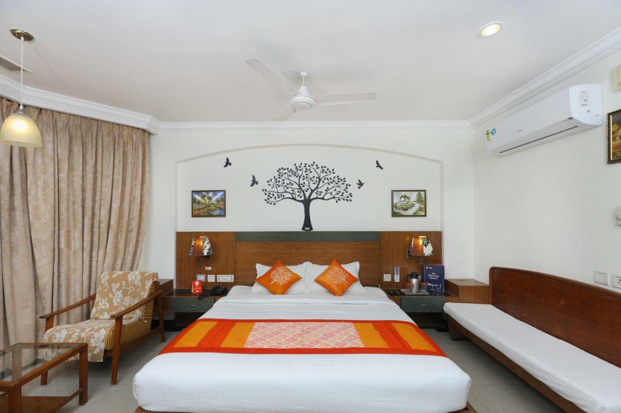 Oyo 1081 Hotel Sindhu International Тирупати Экстерьер фото