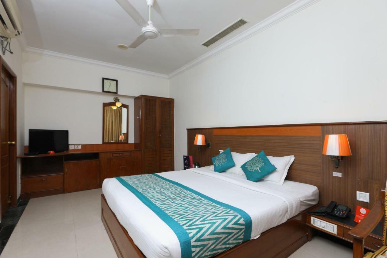 Oyo 1081 Hotel Sindhu International Тирупати Экстерьер фото