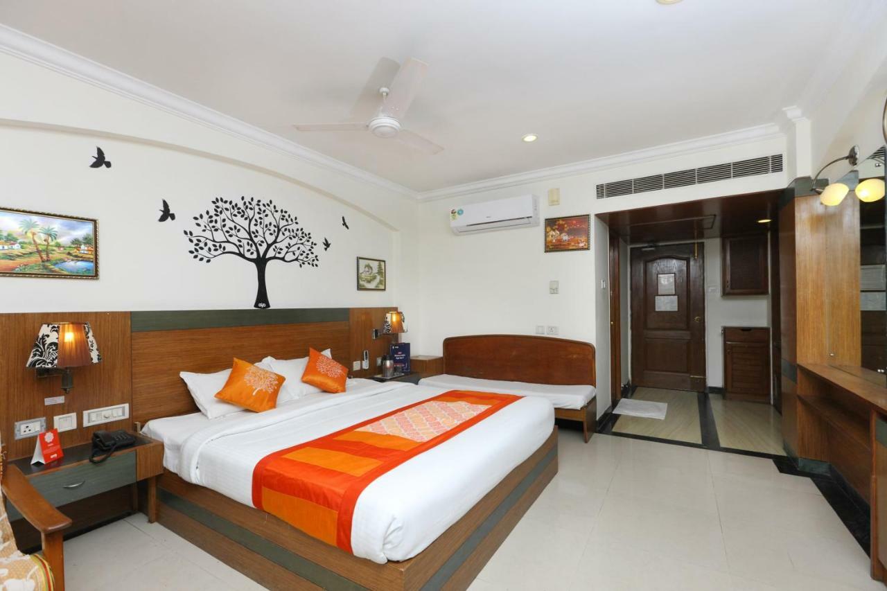 Oyo 1081 Hotel Sindhu International Тирупати Экстерьер фото